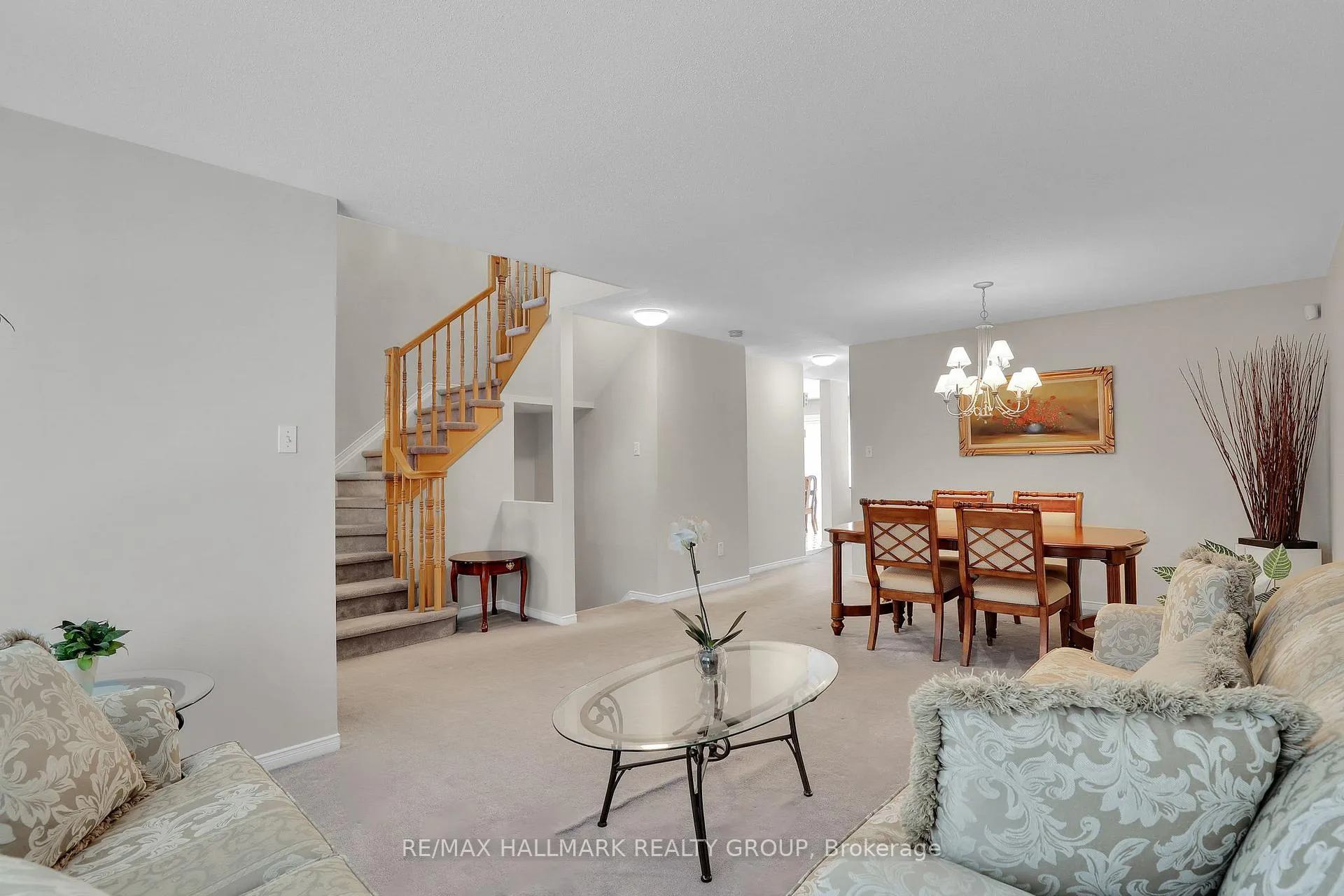 Photo 3 of 634 Aquaview Drive, Ottawa, Avalon East — HOMEH