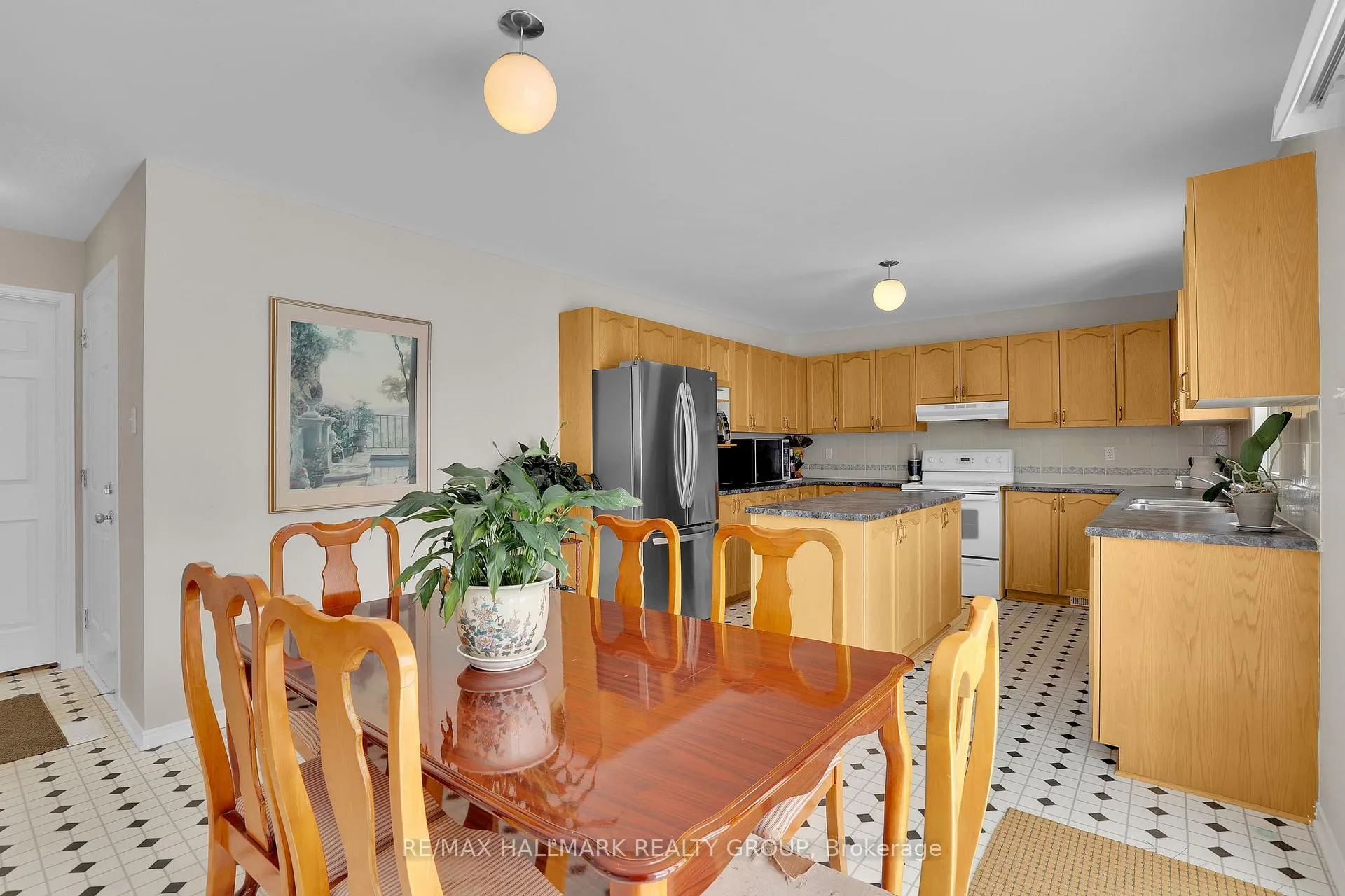 Photo 6 of 634 Aquaview Drive, Ottawa, Avalon East — HOMEH