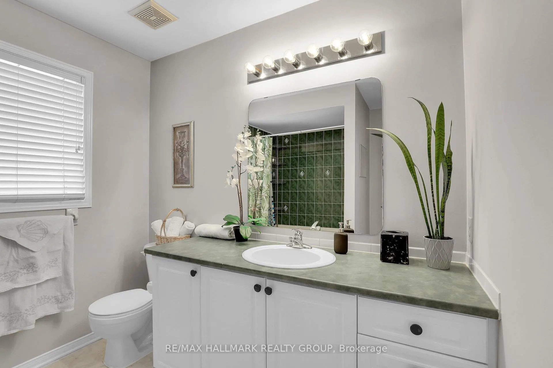 Photo 13 of 634 Aquaview Drive, Ottawa, Avalon East — HOMEH