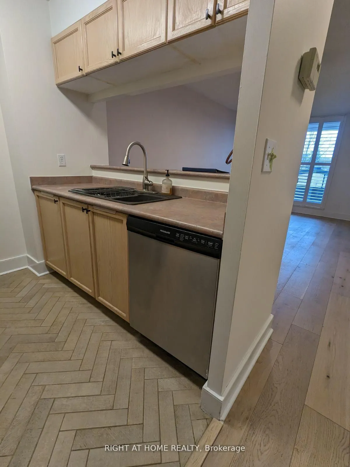 Photo 3 of Unit 409, 1797 Queen Street E, Toronto, The Beaches — HOMEH
