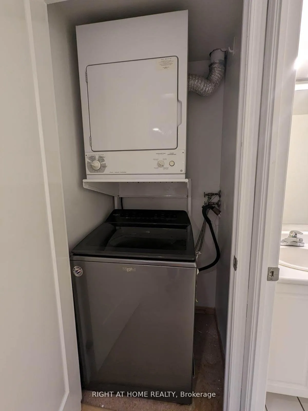 Photo 9 of Unit 409, 1797 Queen Street E, Toronto, The Beaches — HOMEH