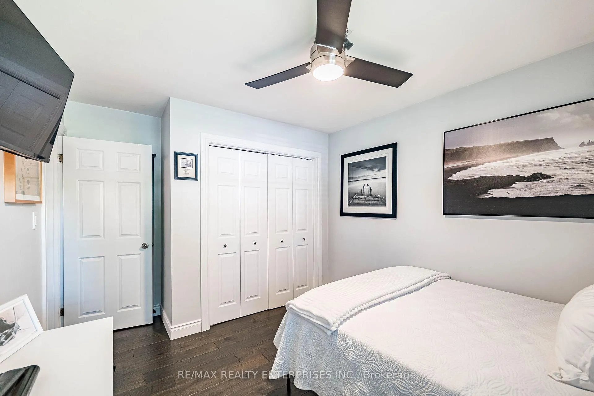 Photo 21 of 19 Baker Road S, Grimsby, Grimsby East — HOMEH