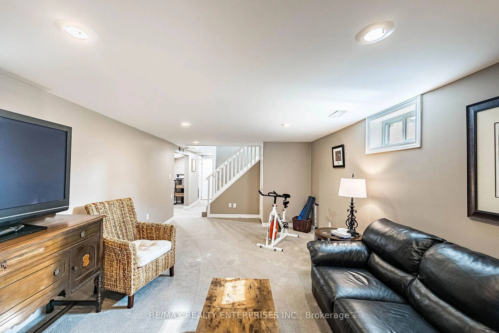 Photo 28 of 19 Baker Road S, Grimsby, Grimsby East — HOMEH