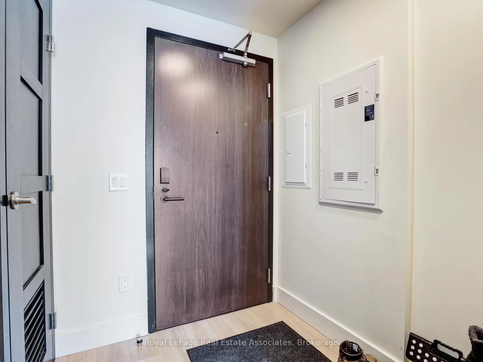 Photo 2 of Unit 2002, 145 Columbia Street W, Waterloo, Downtown Waterloo — HOMEH