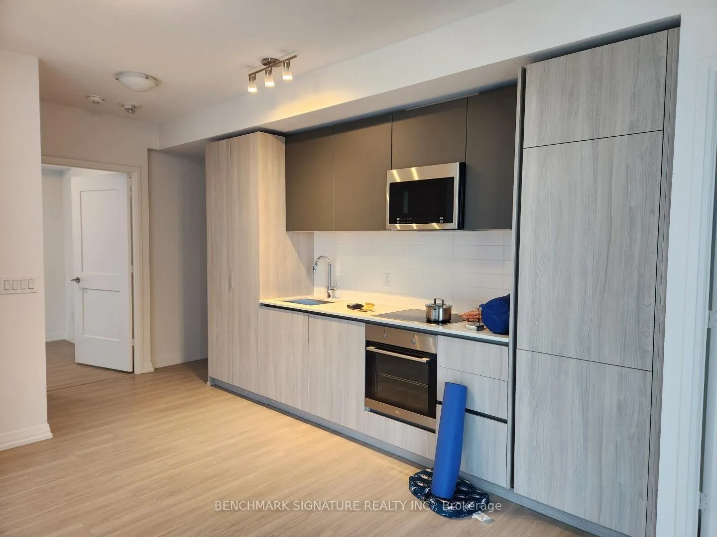 Photo 4 of Unit 3603, 8 Widmer Street, Toronto, Waterfront Communities — HOMEH