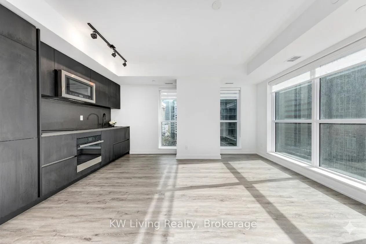 Photo 3 of Unit 1302, 327 King Street W, Toronto, Waterfront Communities — HOMEH