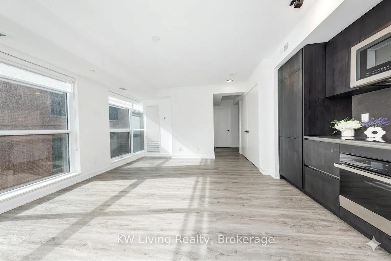 Photo 5 of Unit 1302, 327 King Street W, Toronto, Waterfront Communities — HOMEH