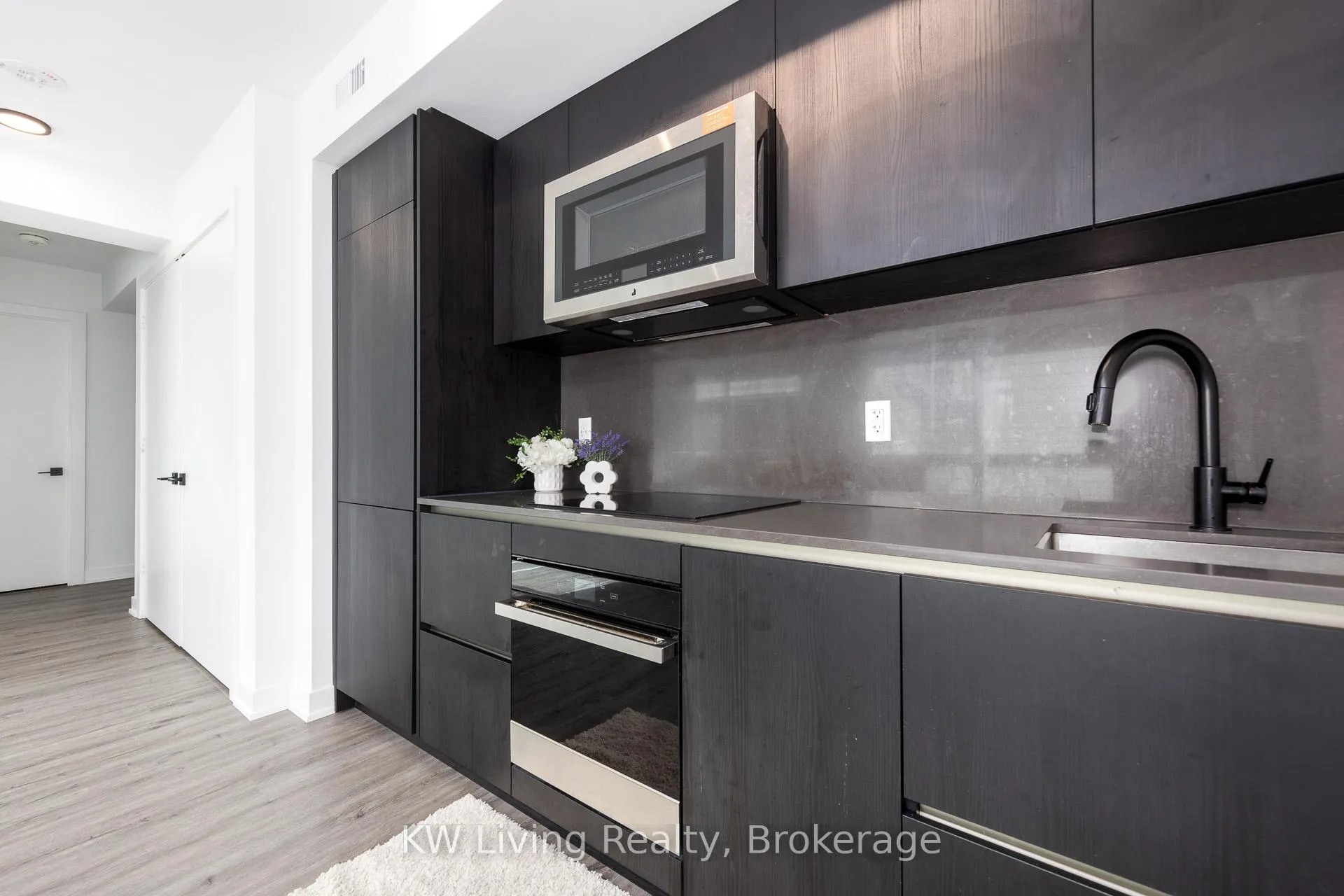 Photo 7 of Unit 1302, 327 King Street W, Toronto, Waterfront Communities — HOMEH