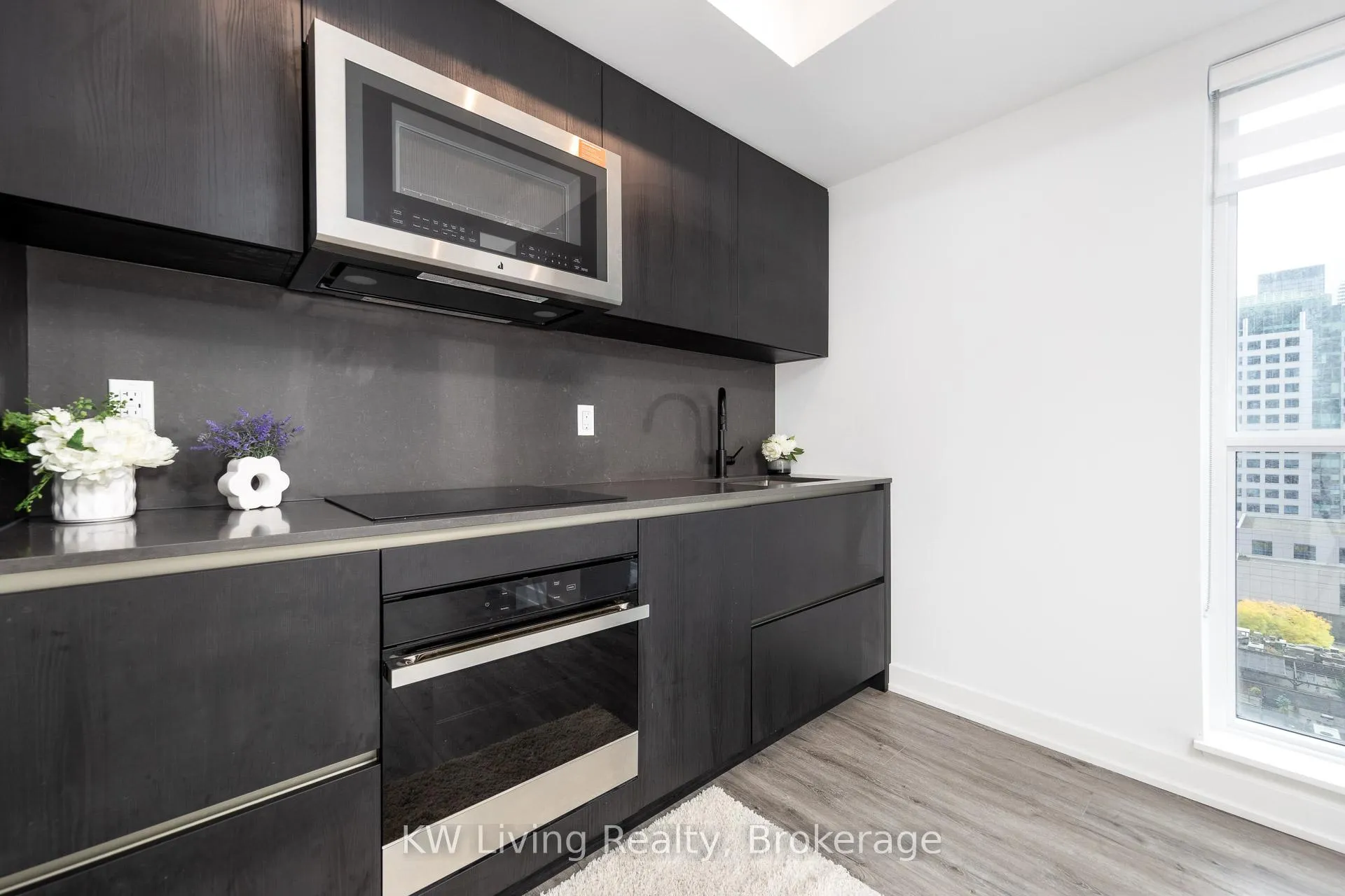 Photo 8 of Unit 1302, 327 King Street W, Toronto, Waterfront Communities — HOMEH