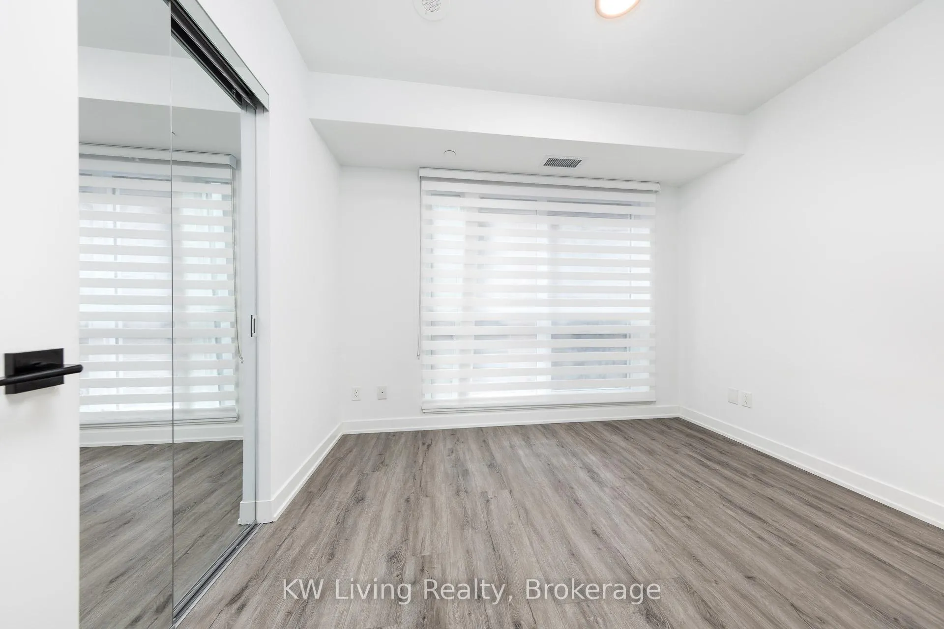 Photo 10 of Unit 1302, 327 King Street W, Toronto, Waterfront Communities — HOMEH