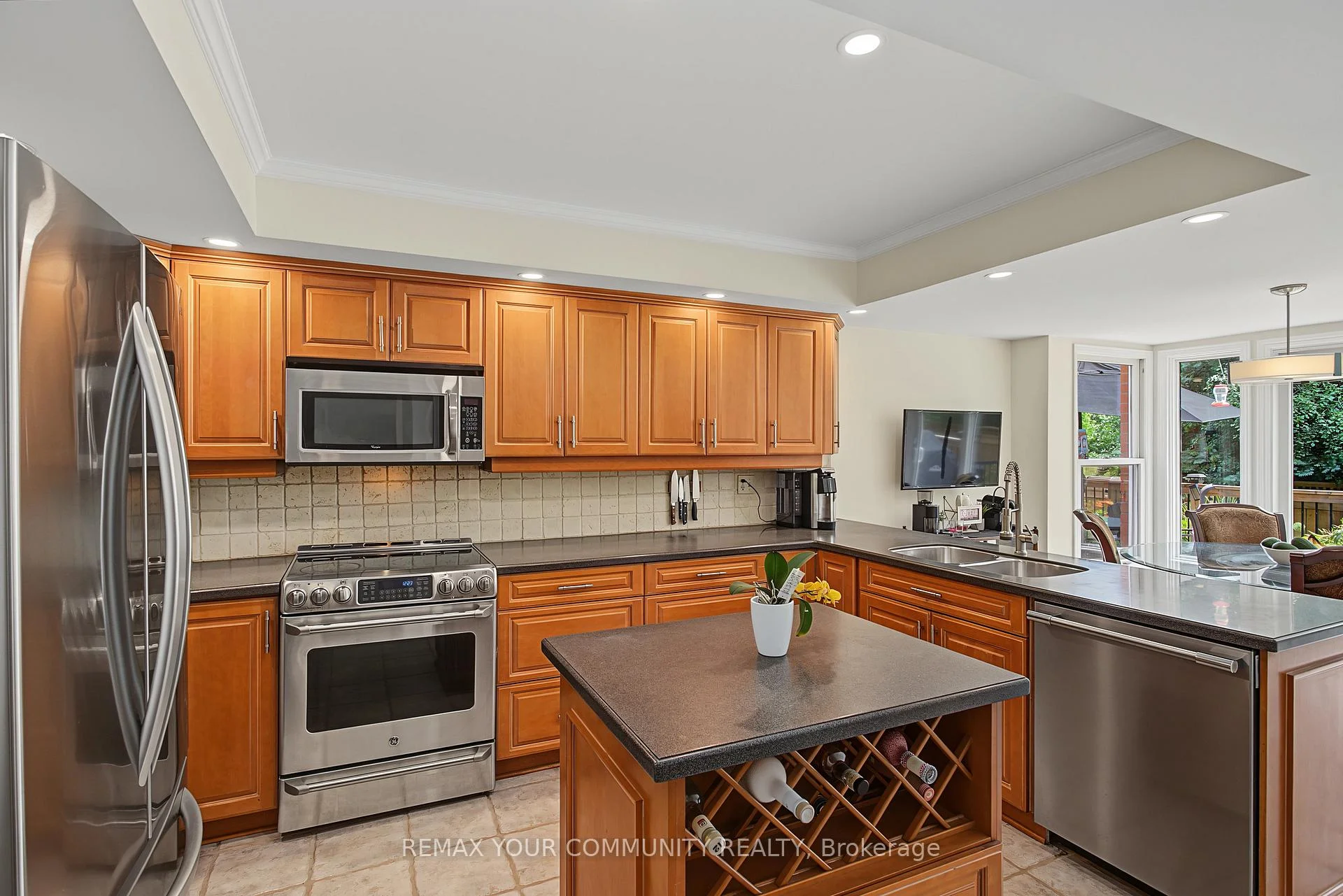 Photo 14 of 23 Cranberry Lane, Aurora, Aurora Highlands — HOMEH