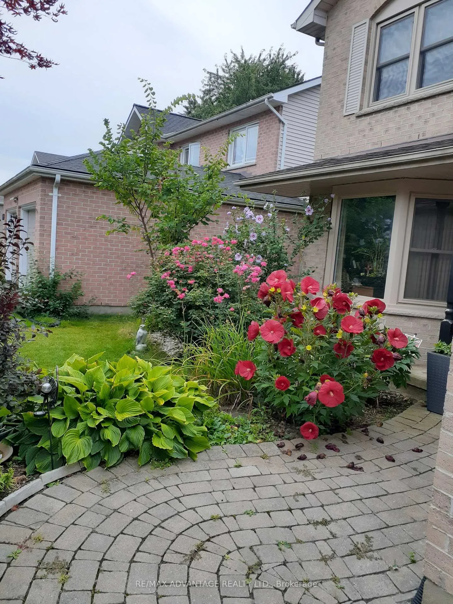 Photo 7 of 51 Laurel Crescent, London, North M — HOMEH