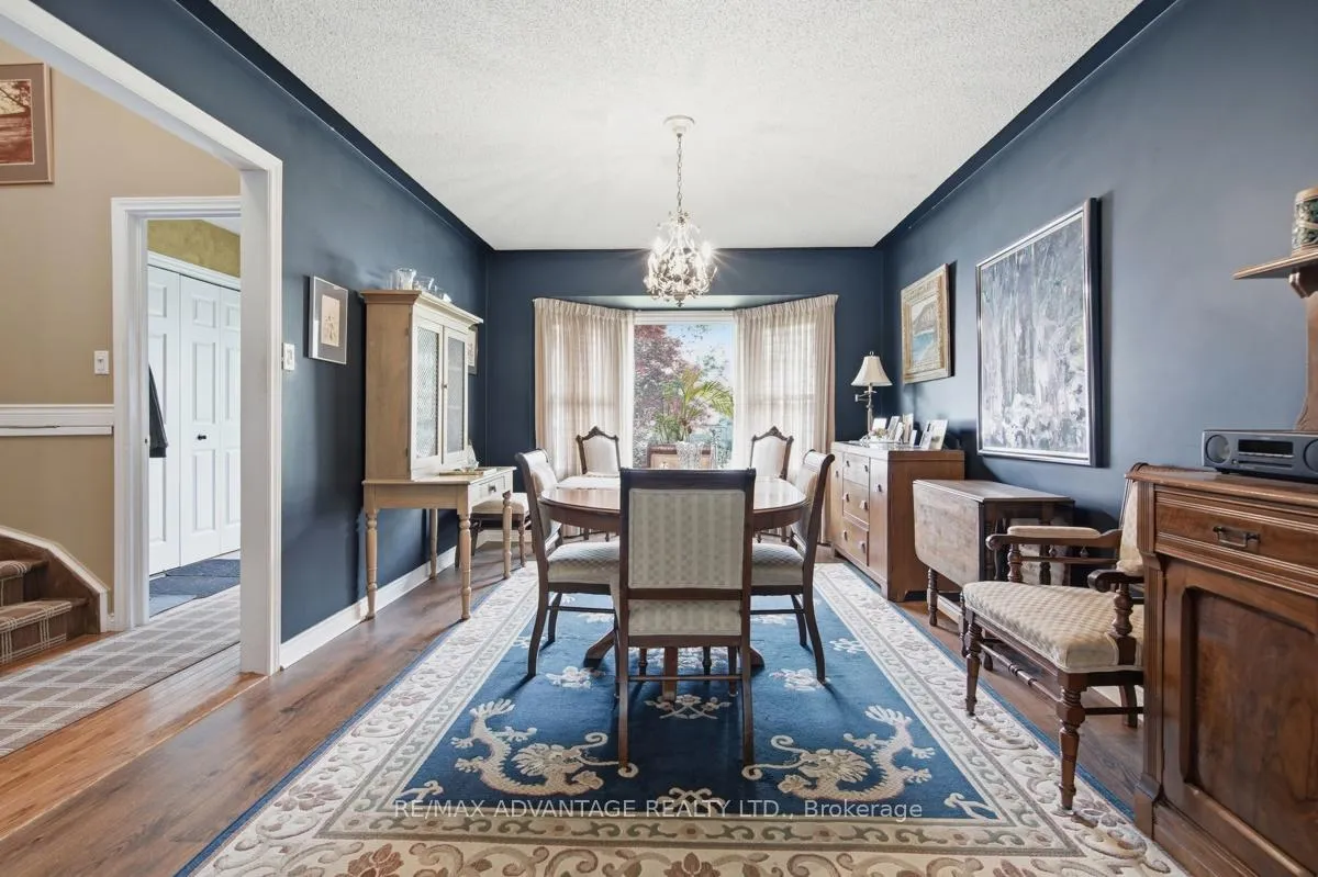 Photo 10 of 51 Laurel Crescent, London, North M — HOMEH