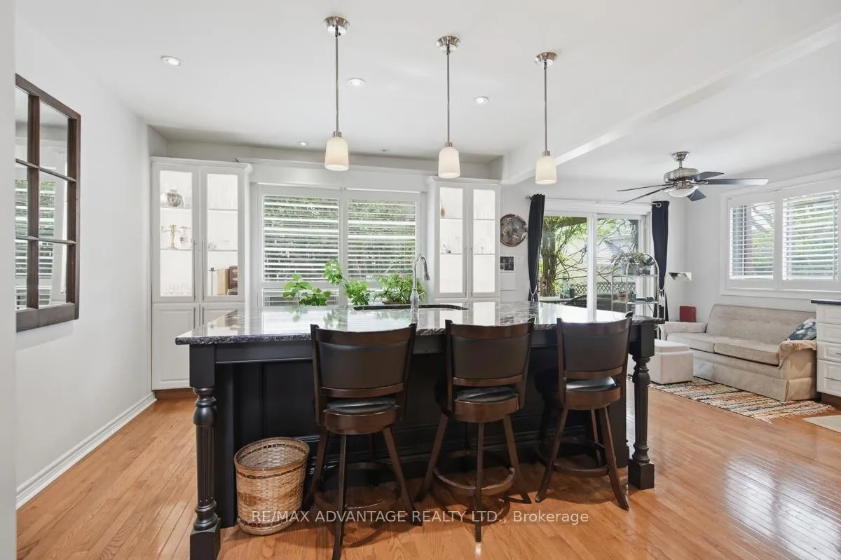 Photo 15 of 51 Laurel Crescent, London, North M — HOMEH