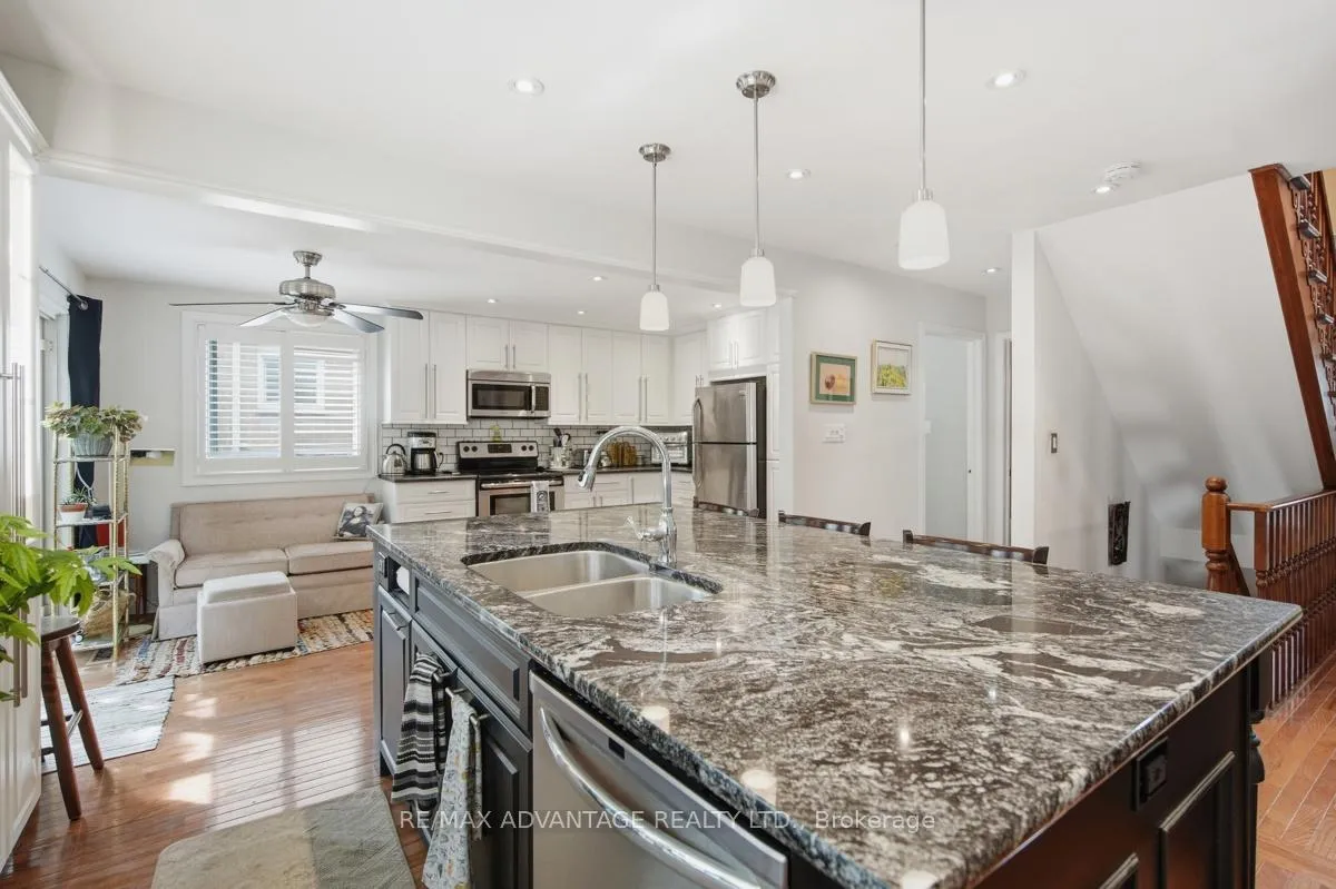 Photo 16 of 51 Laurel Crescent, London, North M — HOMEH