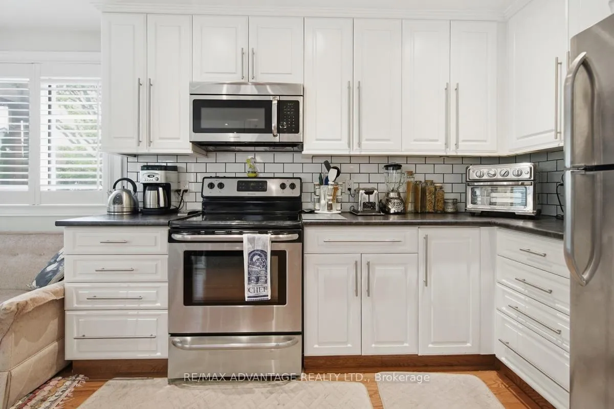 Photo 18 of 51 Laurel Crescent, London, North M — HOMEH