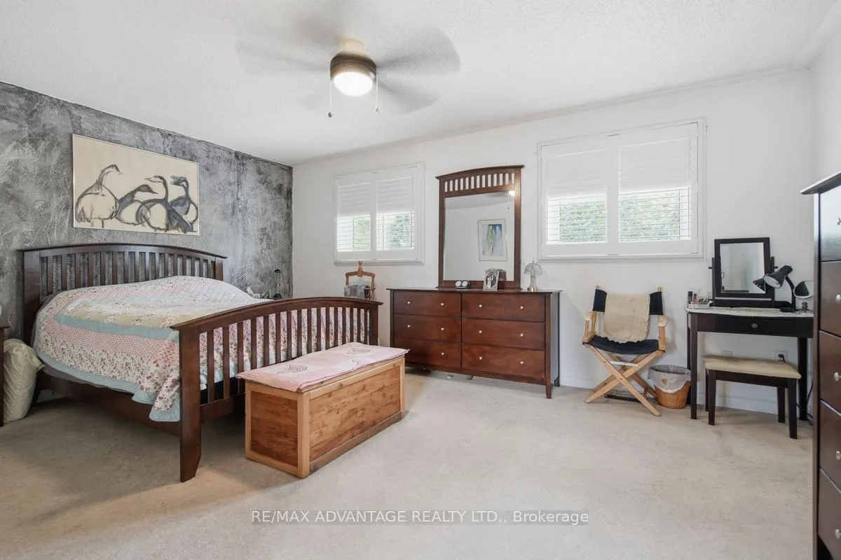Photo 23 of 51 Laurel Crescent, London, North M — HOMEH