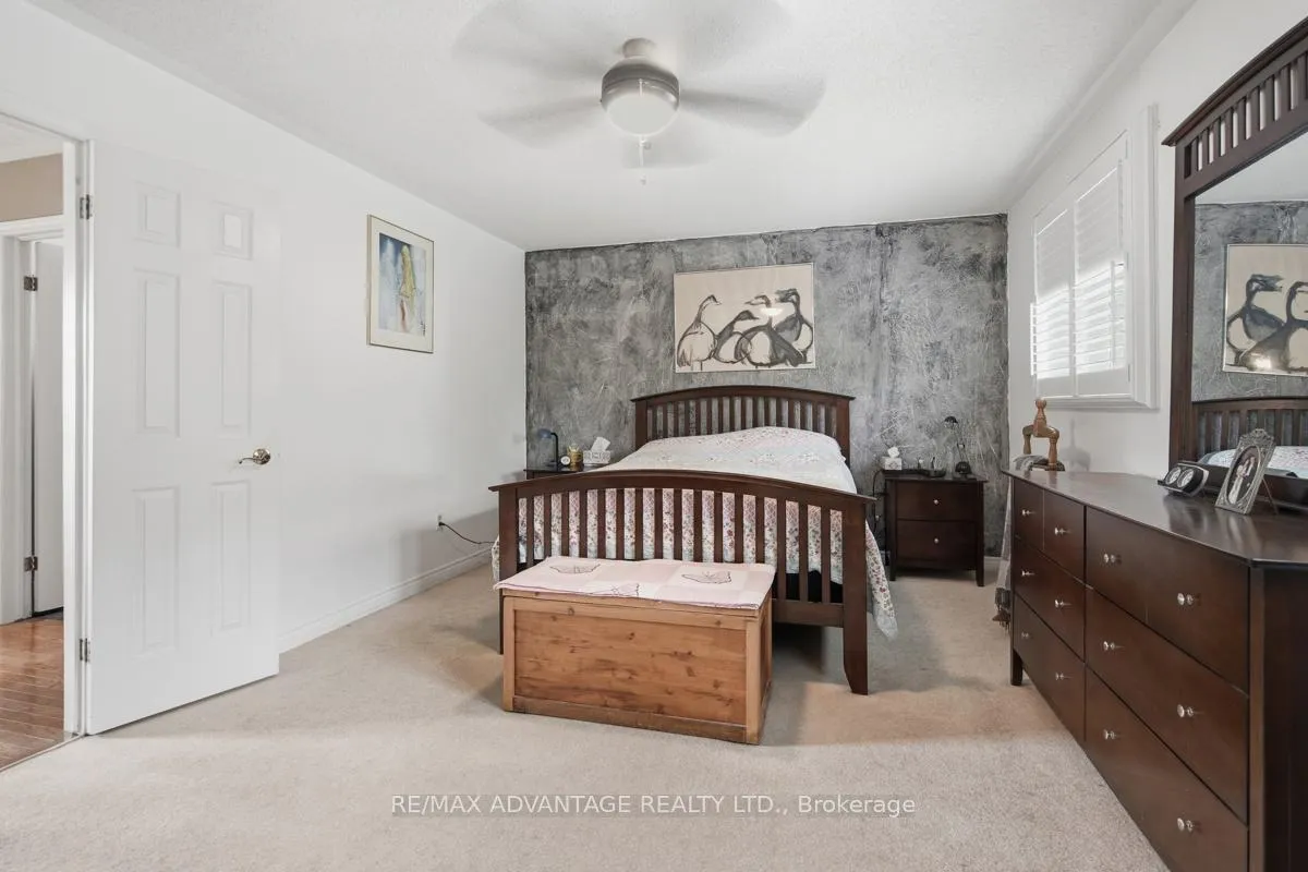 Photo 24 of 51 Laurel Crescent, London, North M — HOMEH