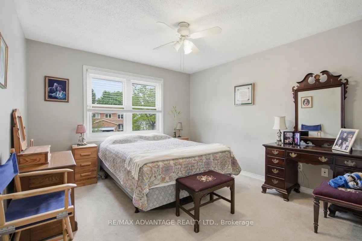 Photo 28 of 51 Laurel Crescent, London, North M — HOMEH