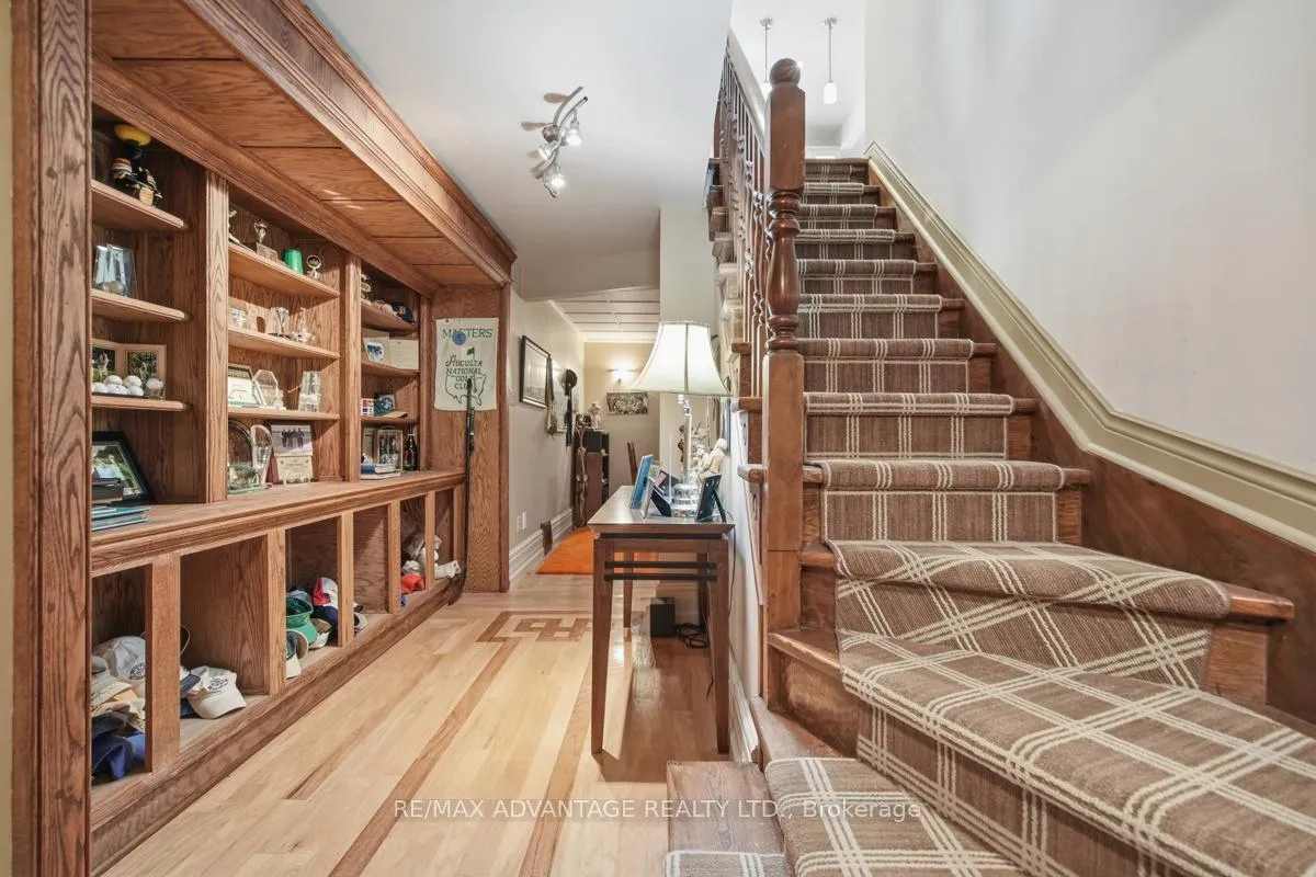 Photo 32 of 51 Laurel Crescent, London, North M — HOMEH
