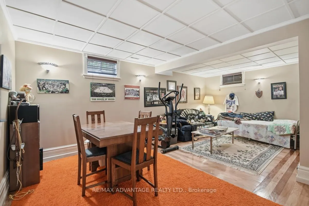 Photo 33 of 51 Laurel Crescent, London, North M — HOMEH