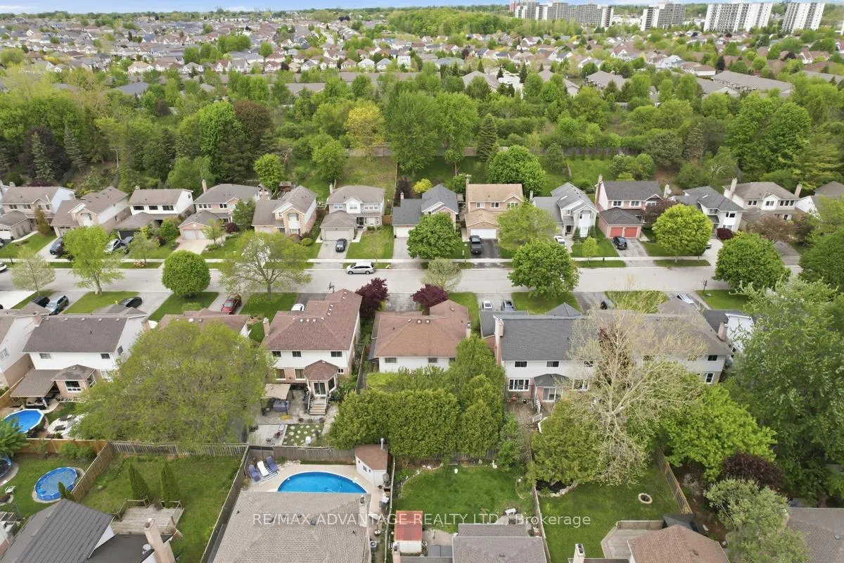 Photo 41 of 51 Laurel Crescent, London, North M — HOMEH