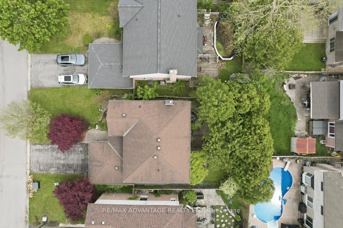 Photo 44 of 51 Laurel Crescent, London, North M — HOMEH