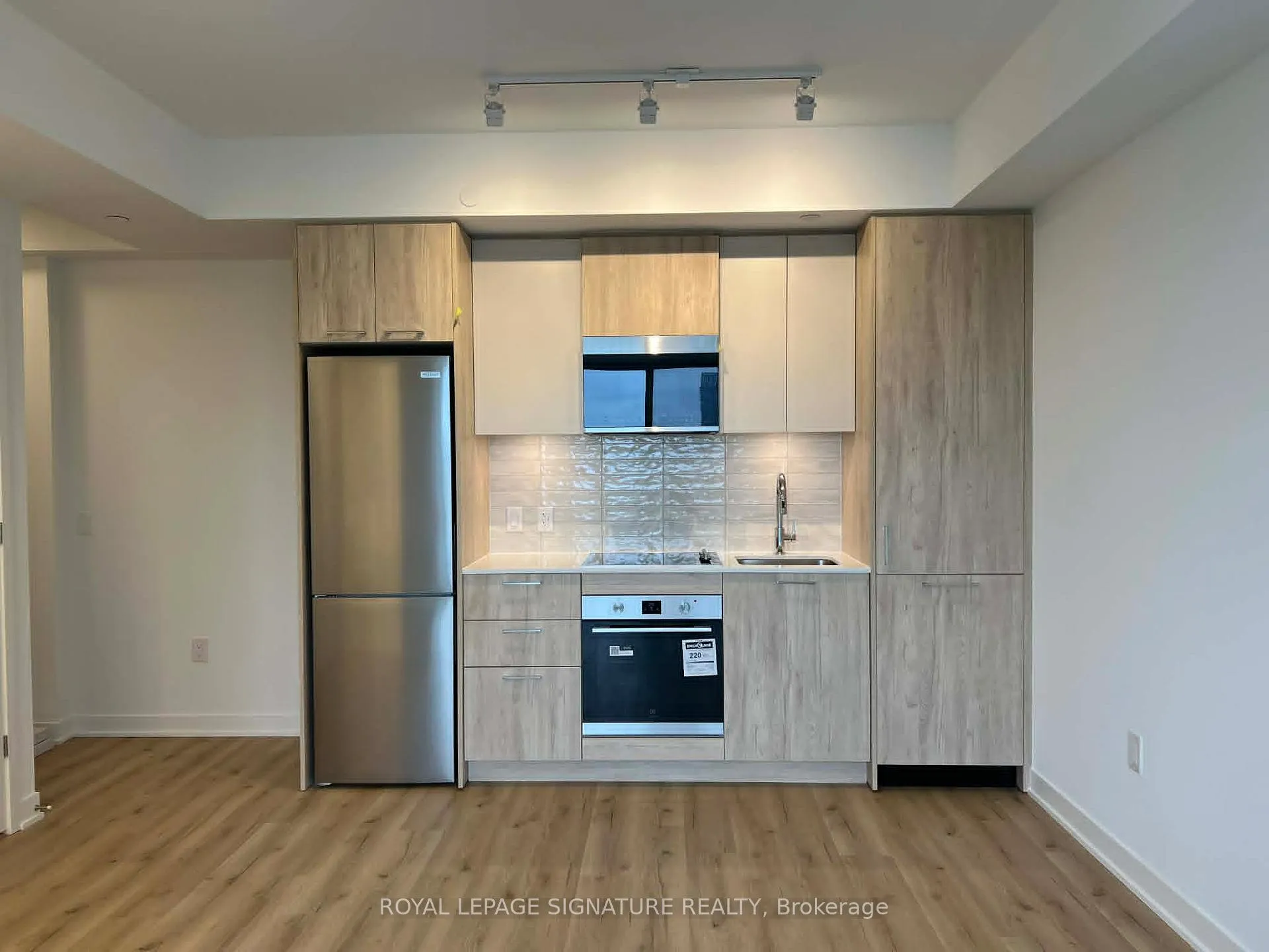 Front of Unit 2309, 10 Oak St Street