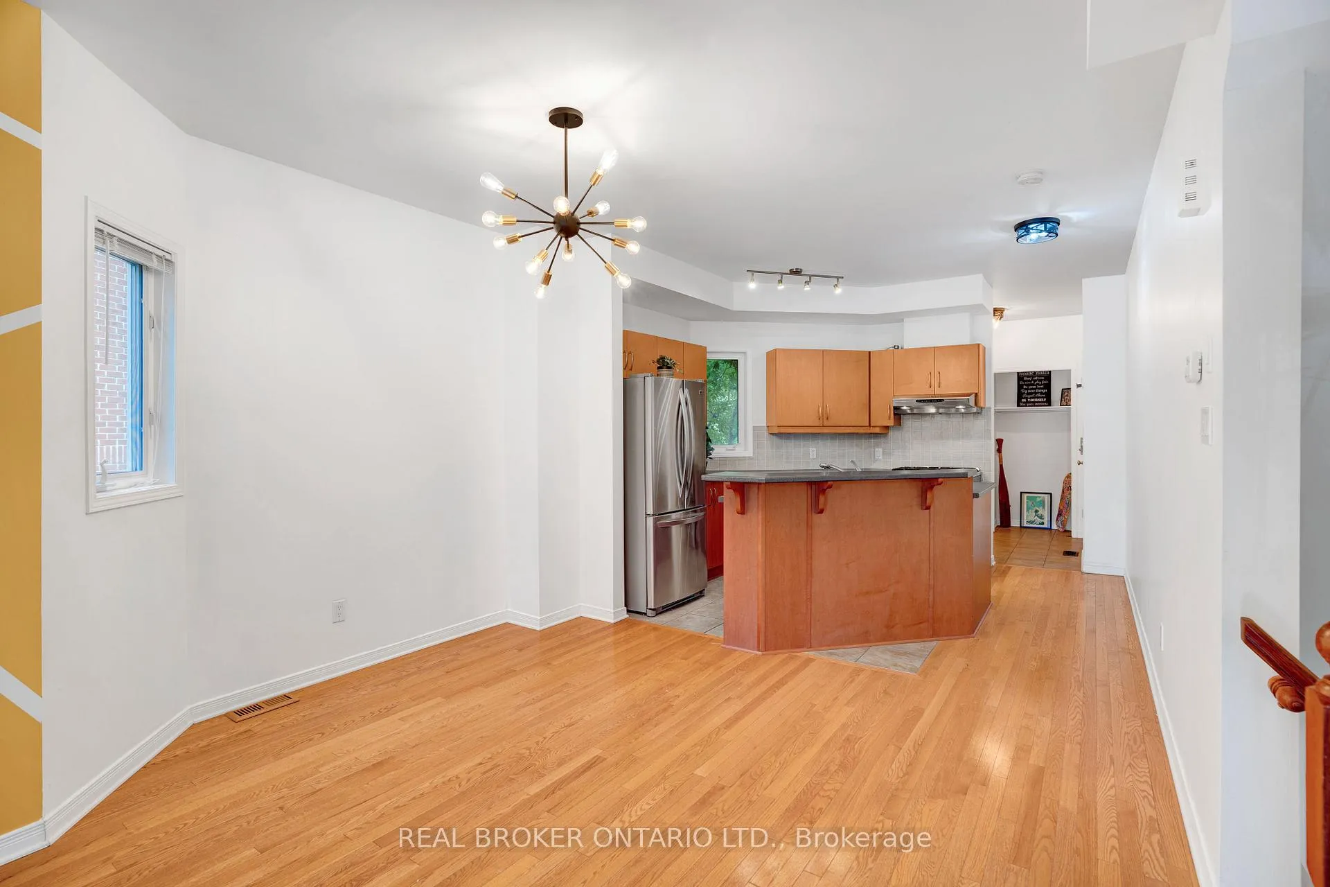 Photo 11 of 292 London Terrace, Ottawa, Manor Park — HOMEH