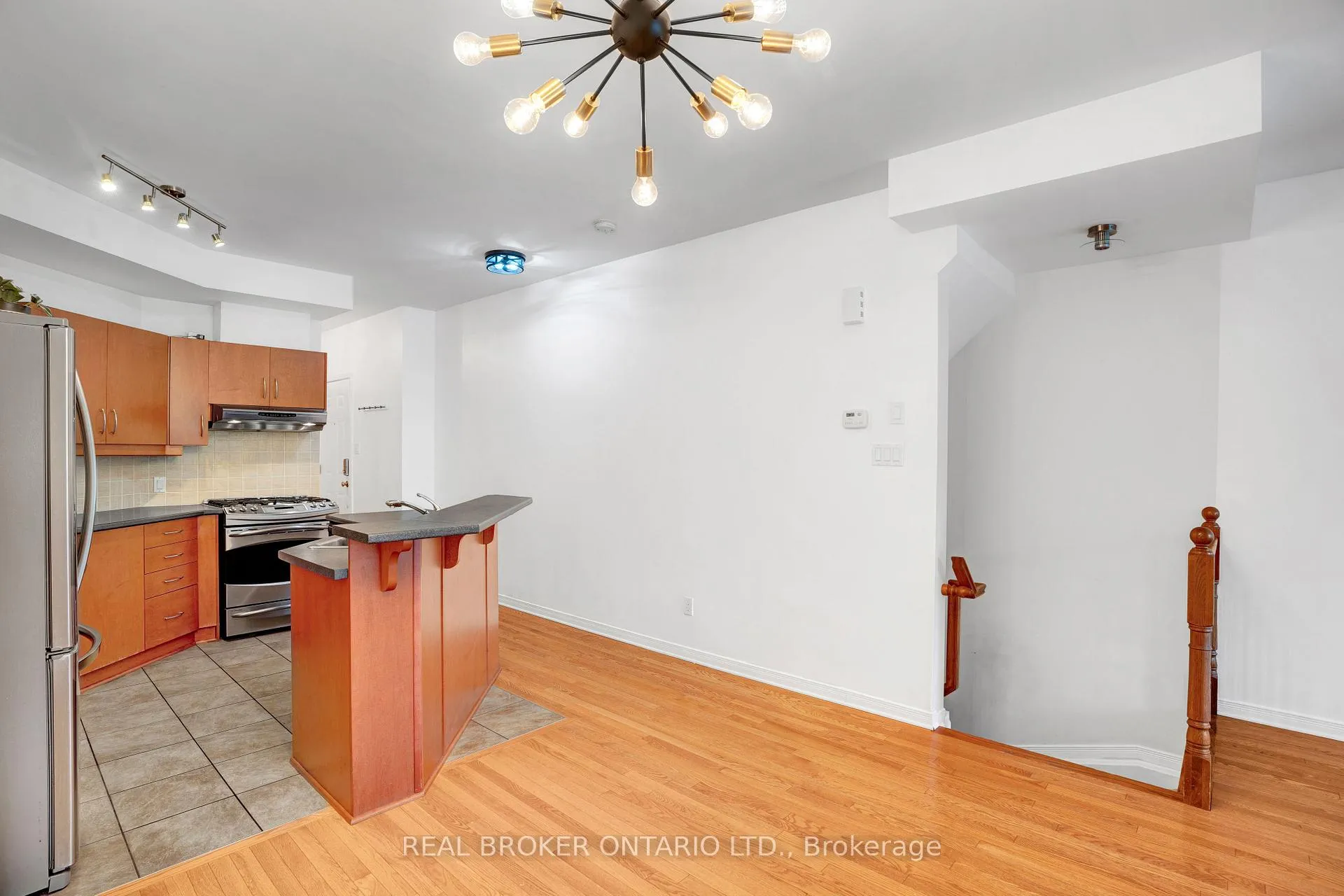 Photo 14 of 292 London Terrace, Ottawa, Manor Park — HOMEH