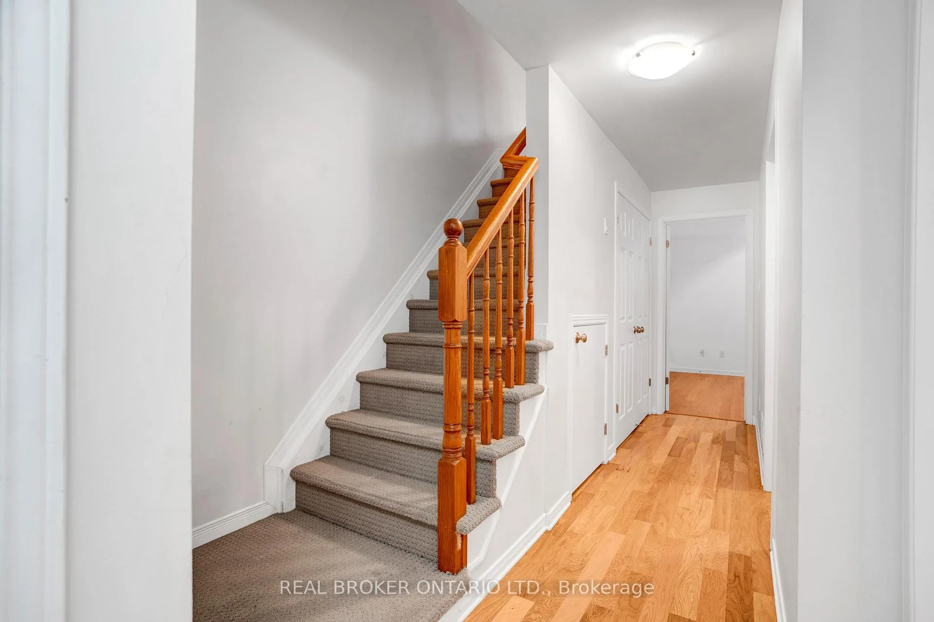 Photo 15 of 292 London Terrace, Ottawa, Manor Park — HOMEH