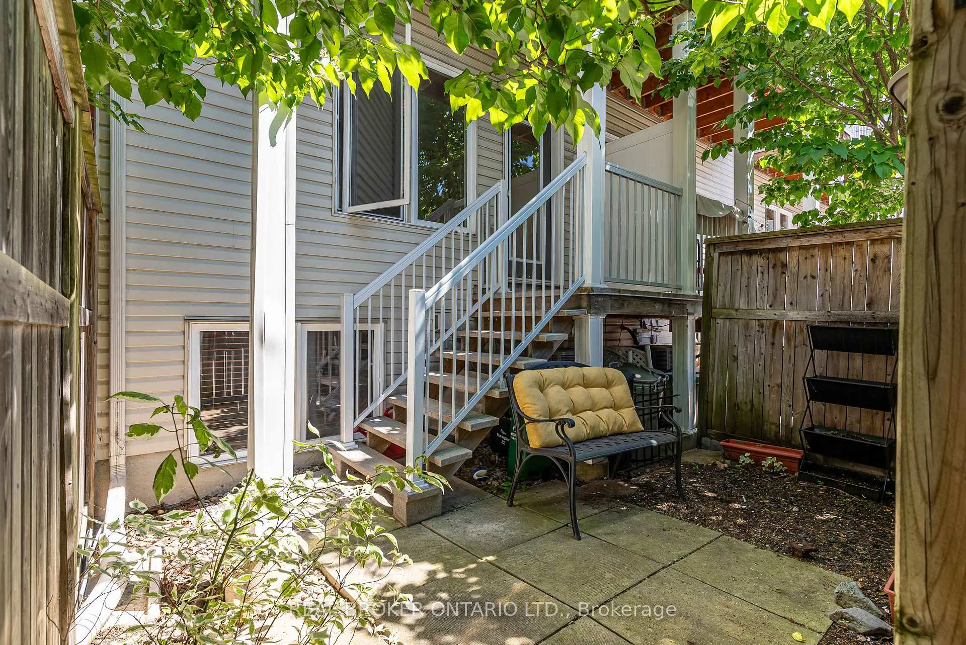 Photo 27 of 292 London Terrace, Ottawa, Manor Park — HOMEH