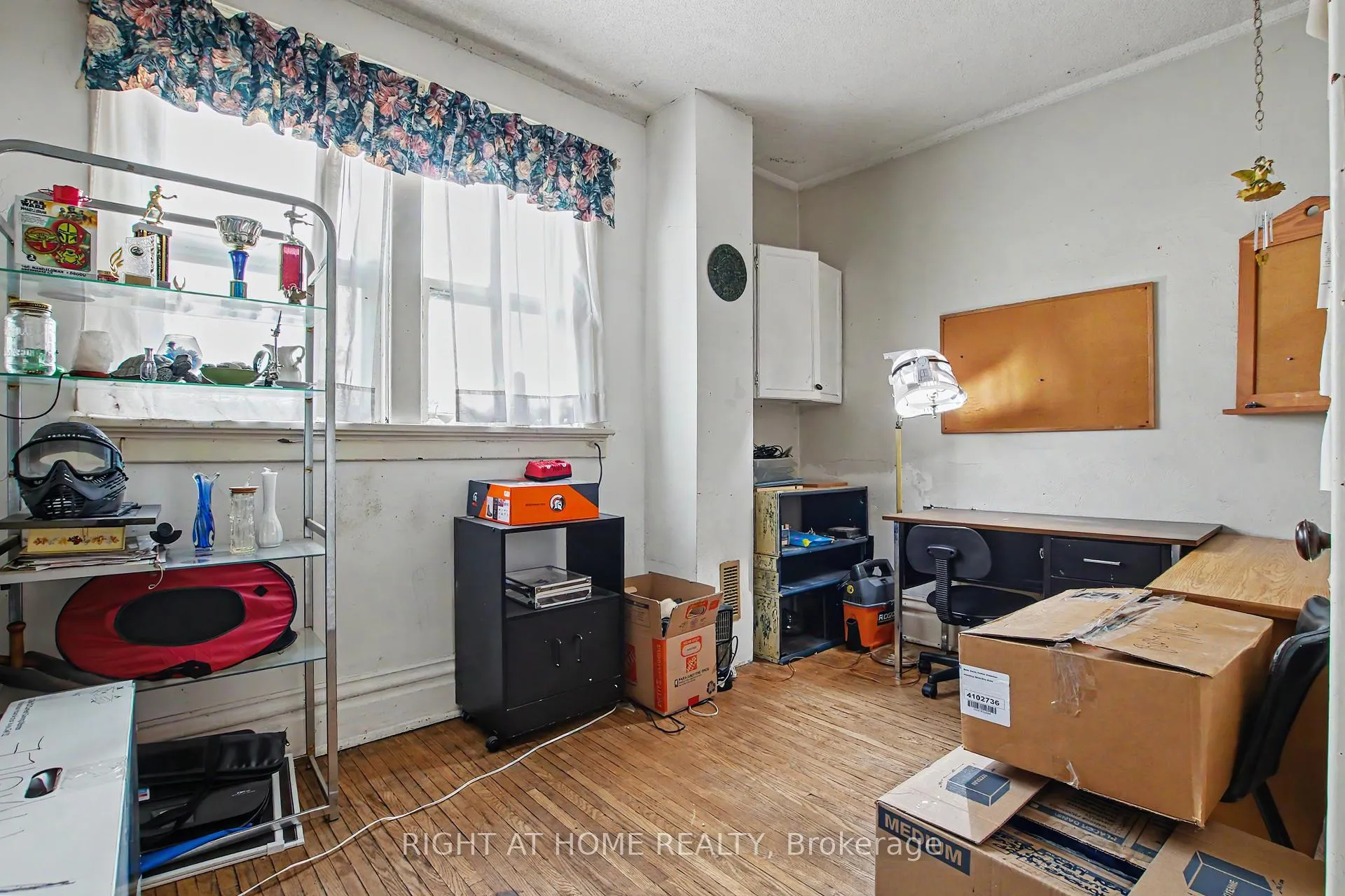 Photo 17 of 30 Hohner Avenue, Kitchener, Auditorium — HOMEH