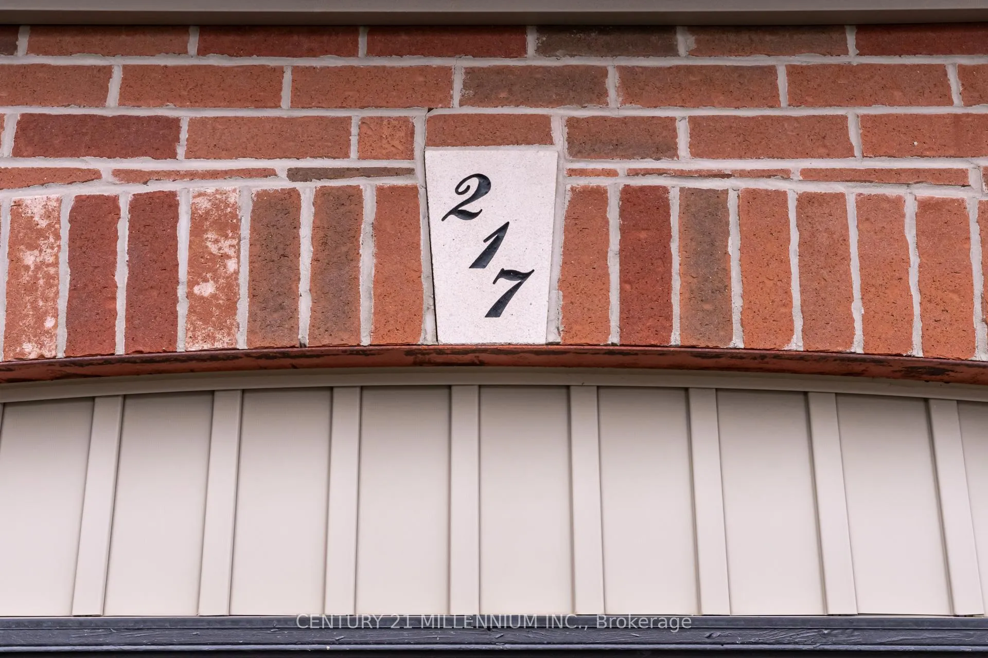 Photo 3 of Unit Upper, 217 King Street S, New Tecumseth, Alliston — HOMEH