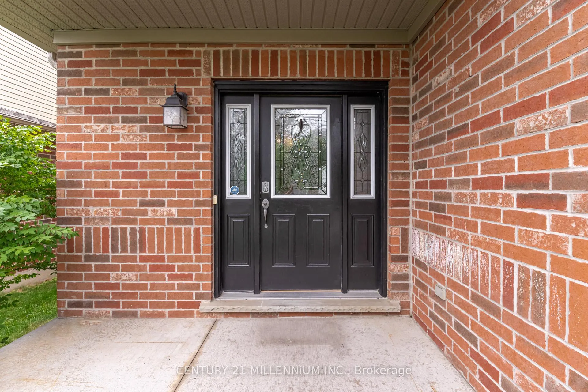 Photo 4 of Unit Upper, 217 King Street S, New Tecumseth, Alliston — HOMEH