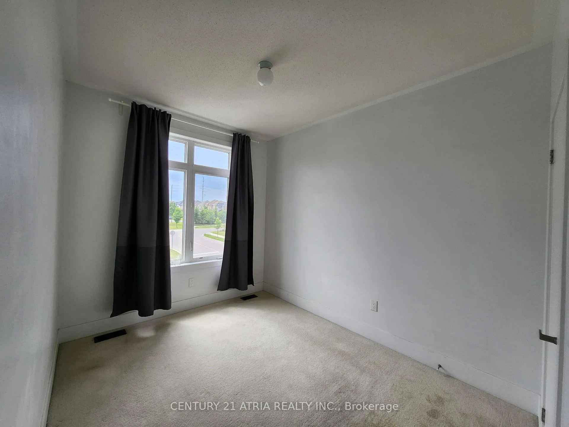 Photo 9 of 140 Elyse Court, Aurora, Bayview Northeast — HOMEH