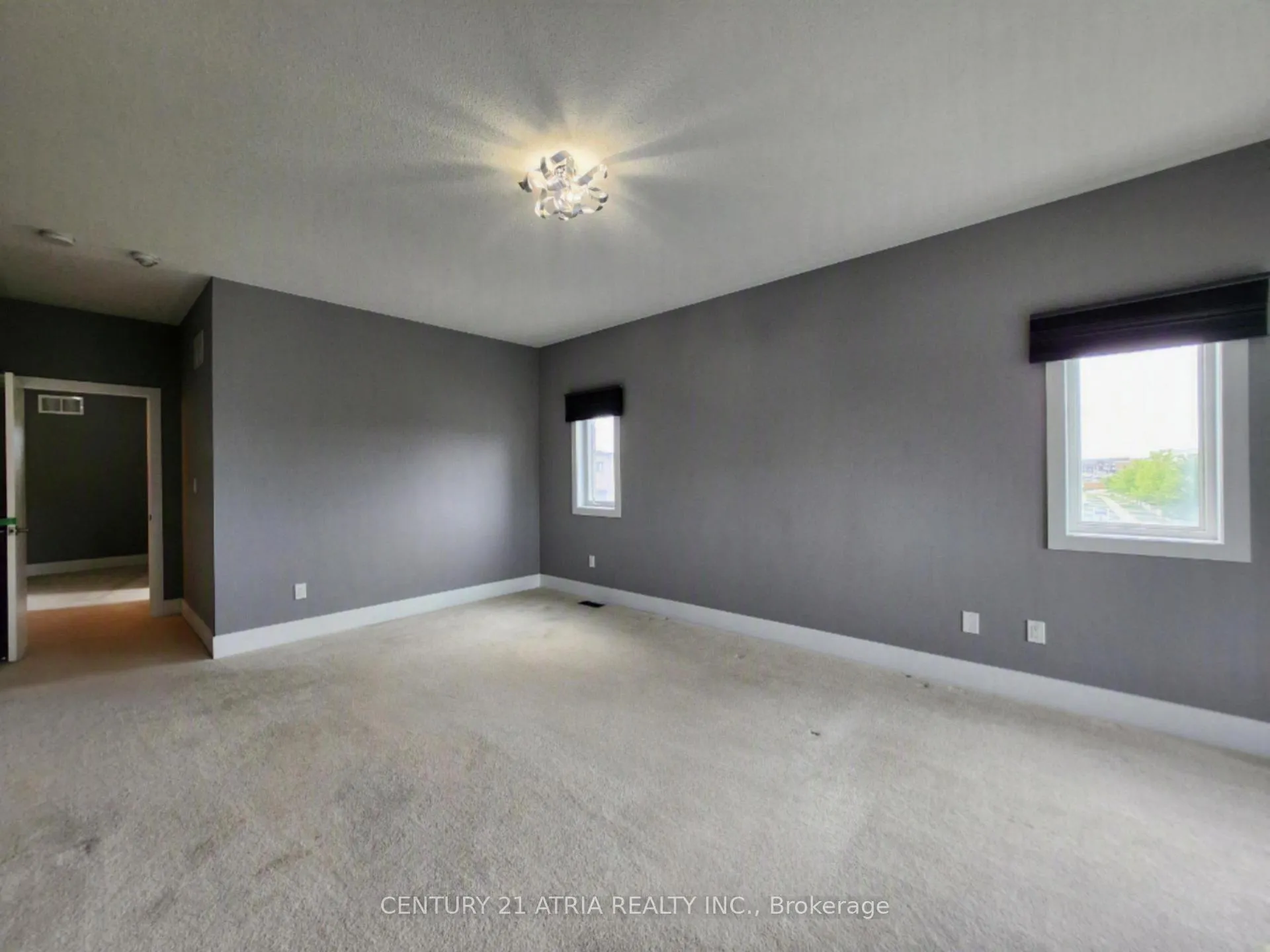 Photo 11 of 140 Elyse Court, Aurora, Bayview Northeast — HOMEH