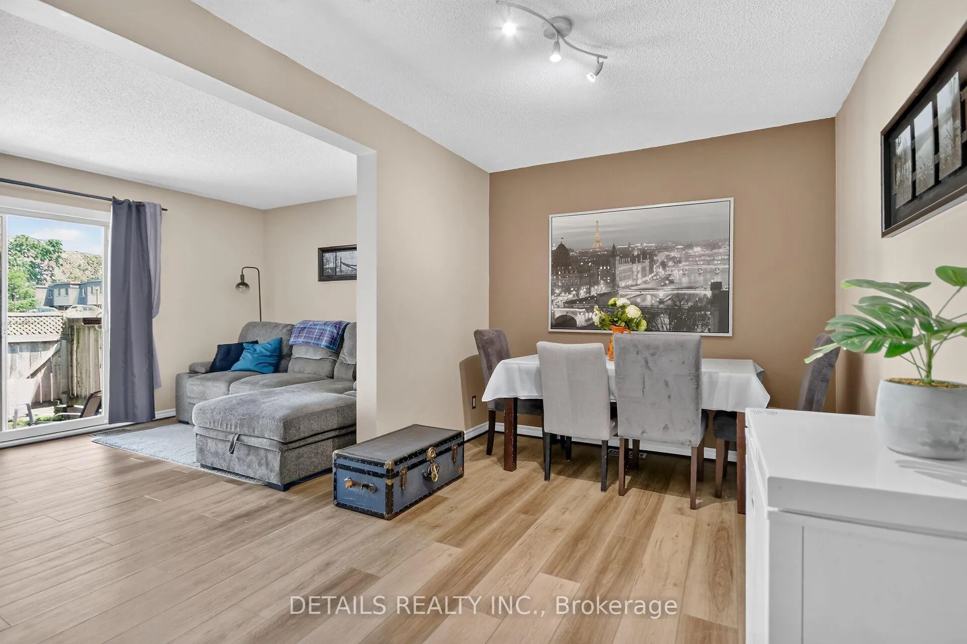 Photo 9 of 1753 Heatherington Road, Ottawa, Heron Gate/Industrial Park — HOMEH