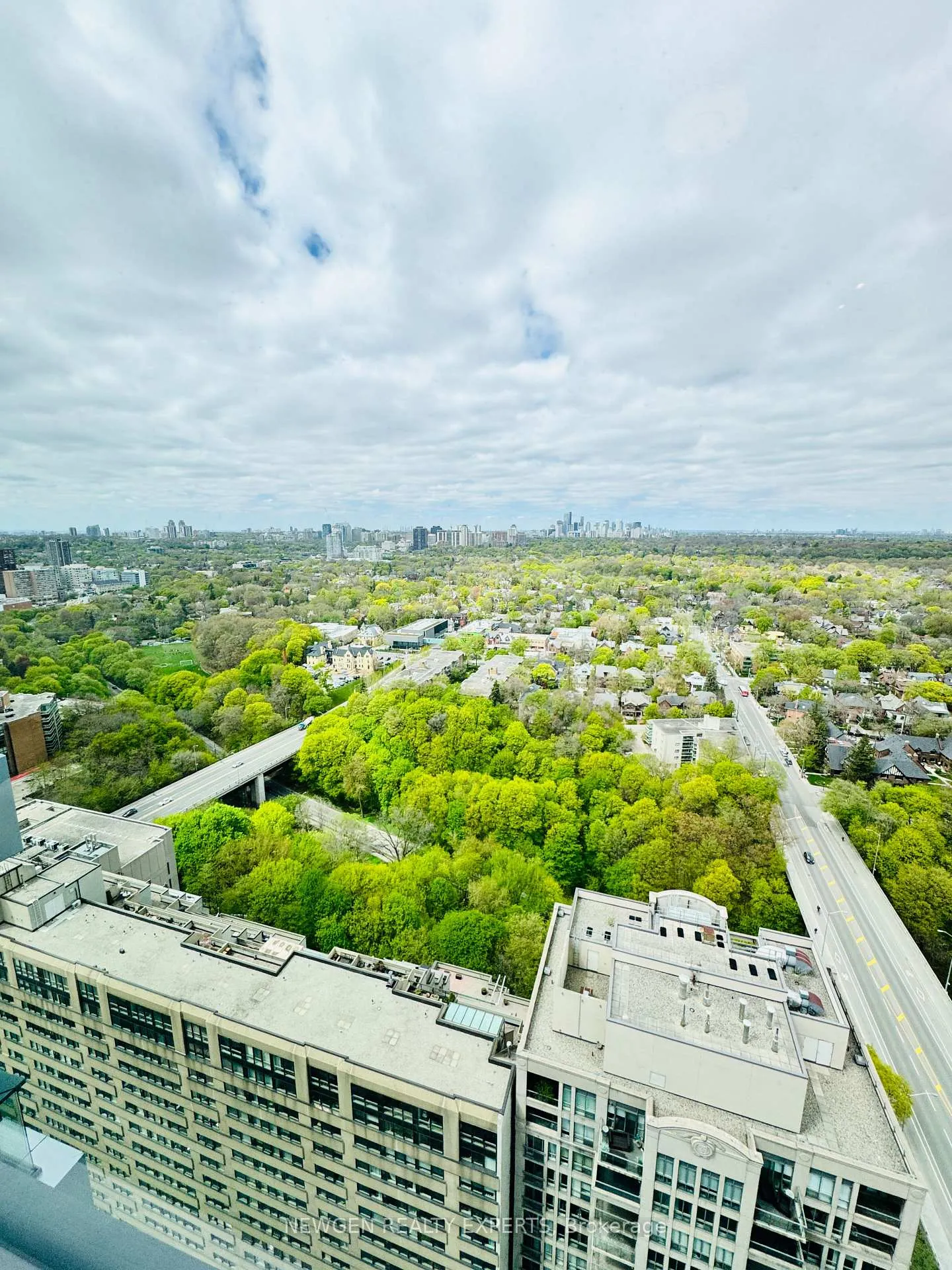 Photo 25 of Unit 2807, 395 Bloor Street E, Toronto, Cabbagetown-South St. James Town — HOMEH