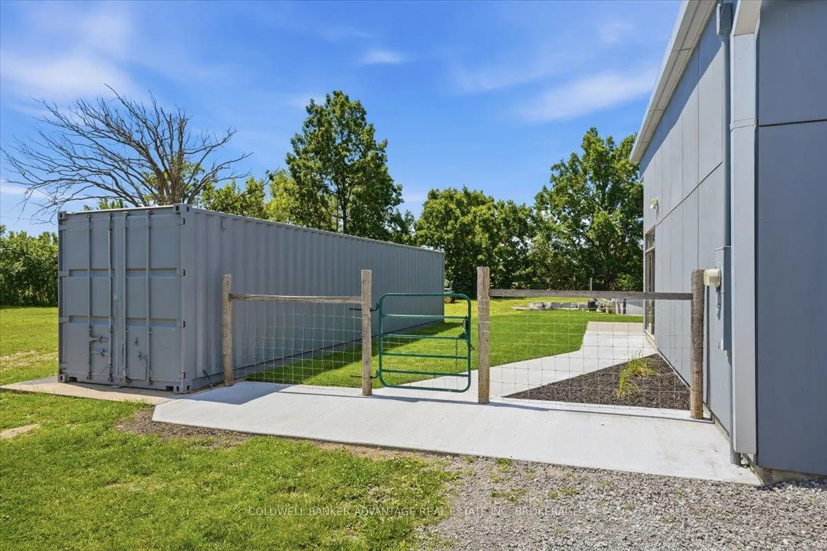 Photo 5 of 817 Doans Ridge Road, Welland, Cooks Mills — HOMEH