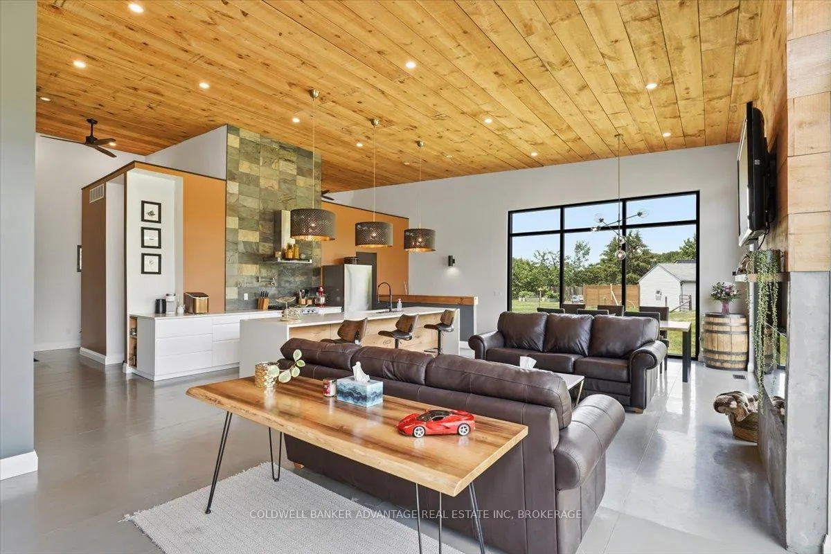 Photo 13 of 817 Doans Ridge Road, Welland, Cooks Mills — HOMEH