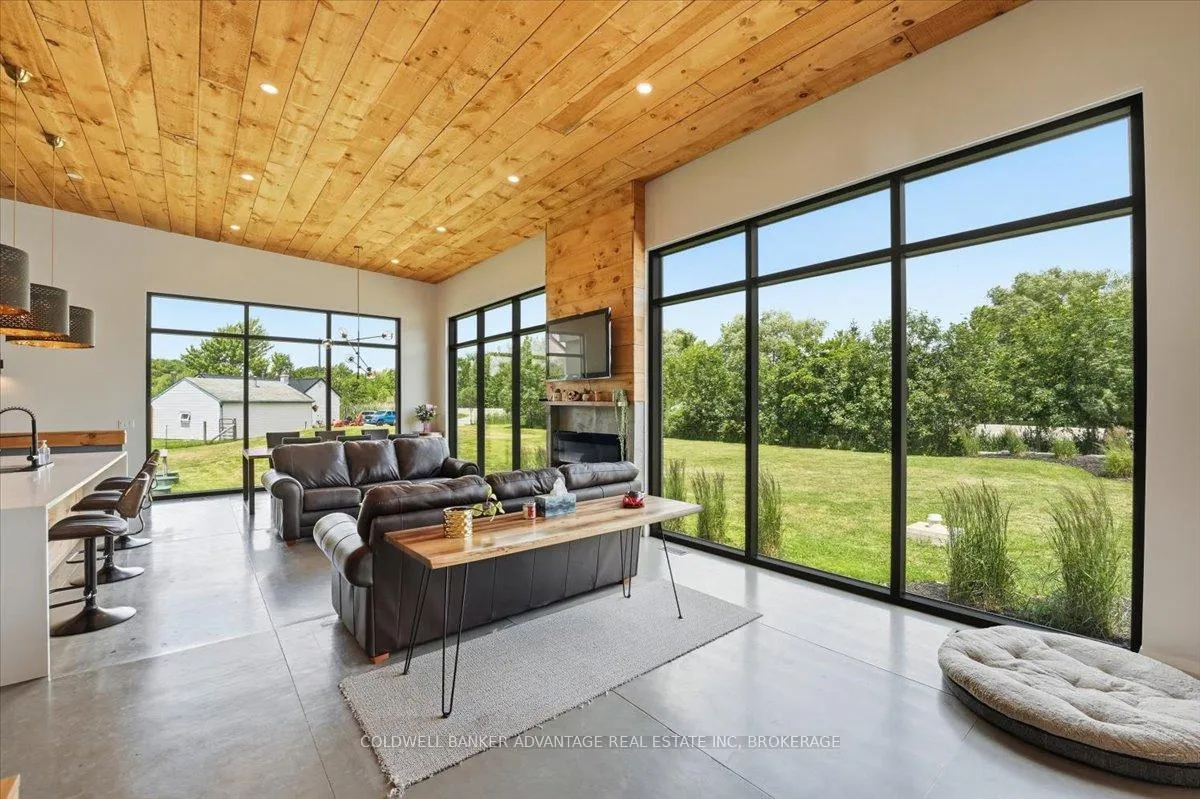 Photo 14 of 817 Doans Ridge Road, Welland, Cooks Mills — HOMEH