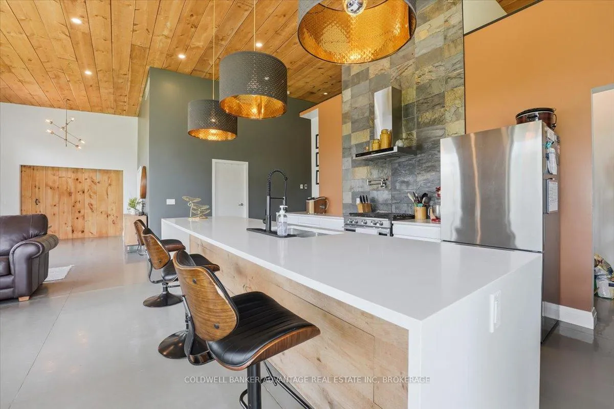 Photo 17 of 817 Doans Ridge Road, Welland, Cooks Mills — HOMEH