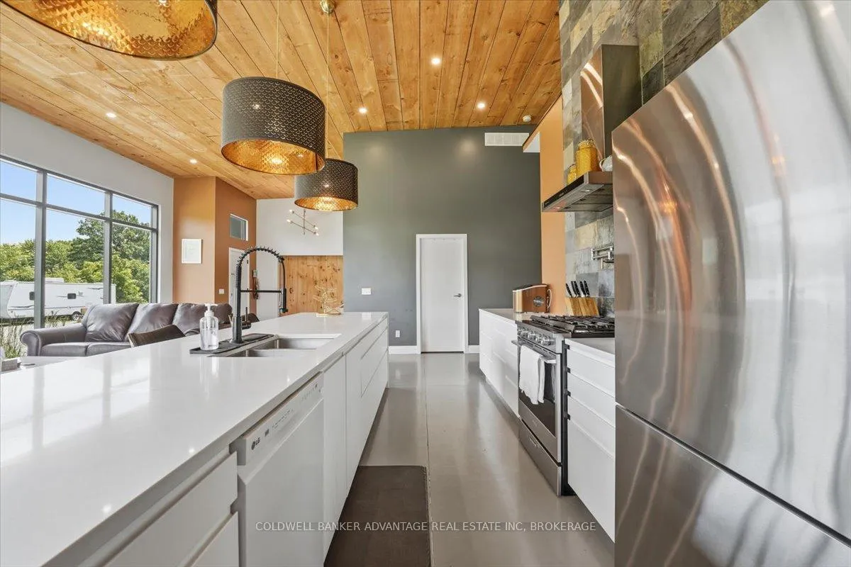 Photo 18 of 817 Doans Ridge Road, Welland, Cooks Mills — HOMEH