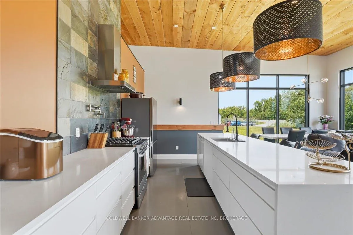 Photo 21 of 817 Doans Ridge Road, Welland, Cooks Mills — HOMEH