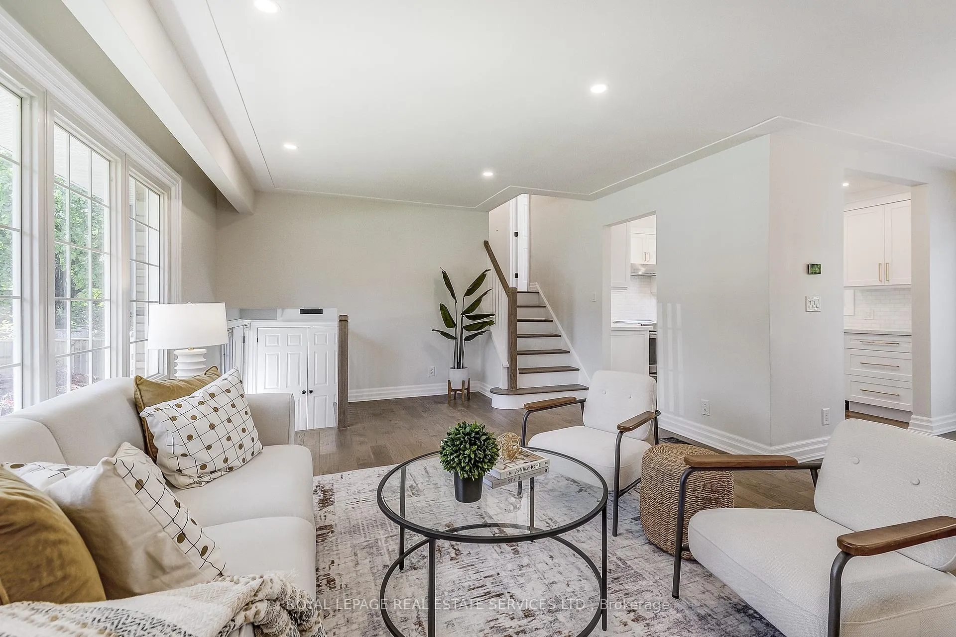 Photo 12 of Unit MAIN, 351 Strathcona Drive, Burlington, Roseland — HOMEH