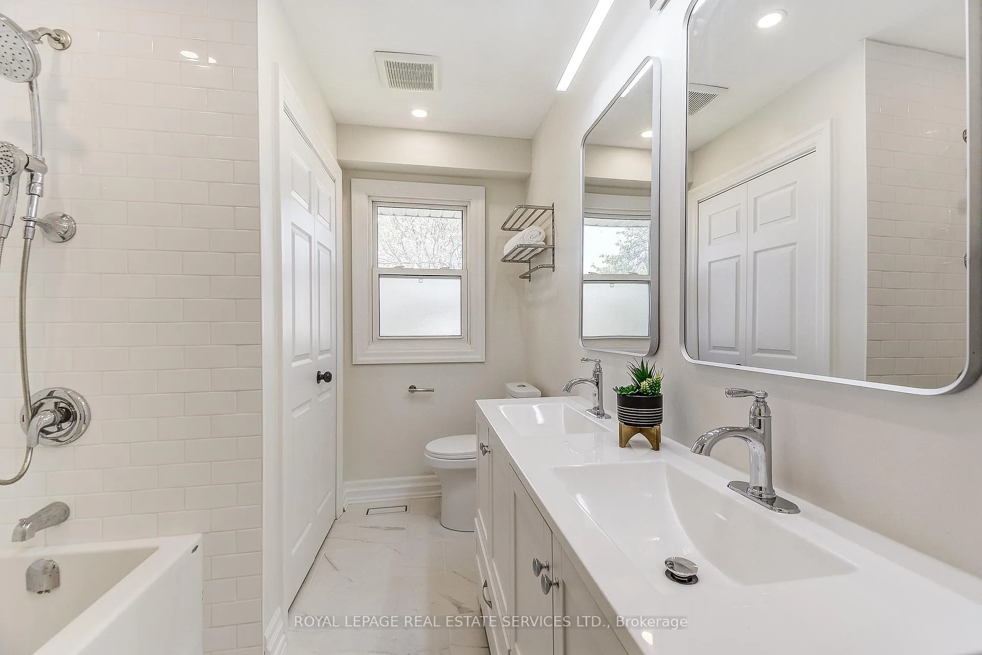 Photo 23 of Unit MAIN, 351 Strathcona Drive, Burlington, Roseland — HOMEH