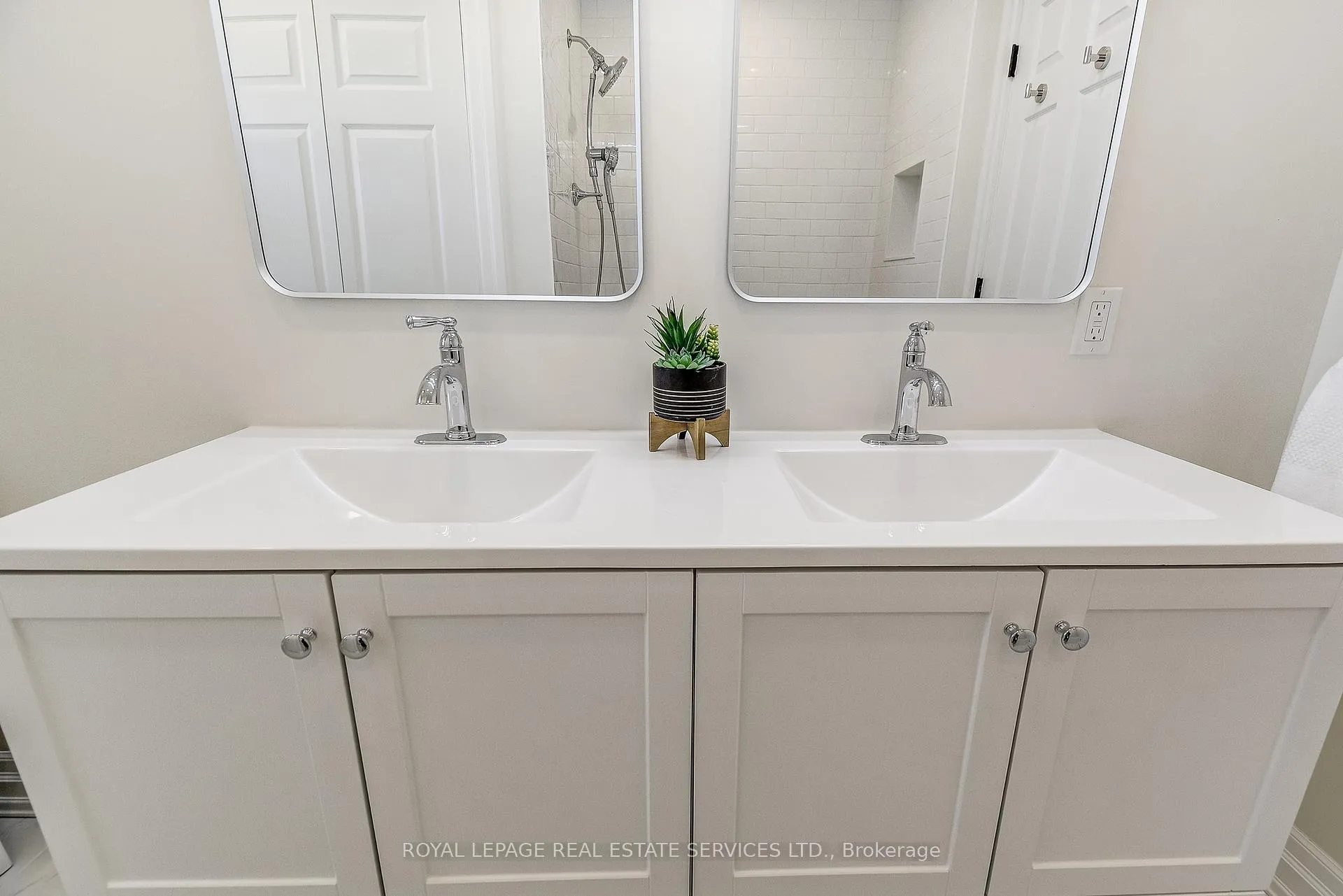 Photo 25 of Unit MAIN, 351 Strathcona Drive, Burlington, Roseland — HOMEH