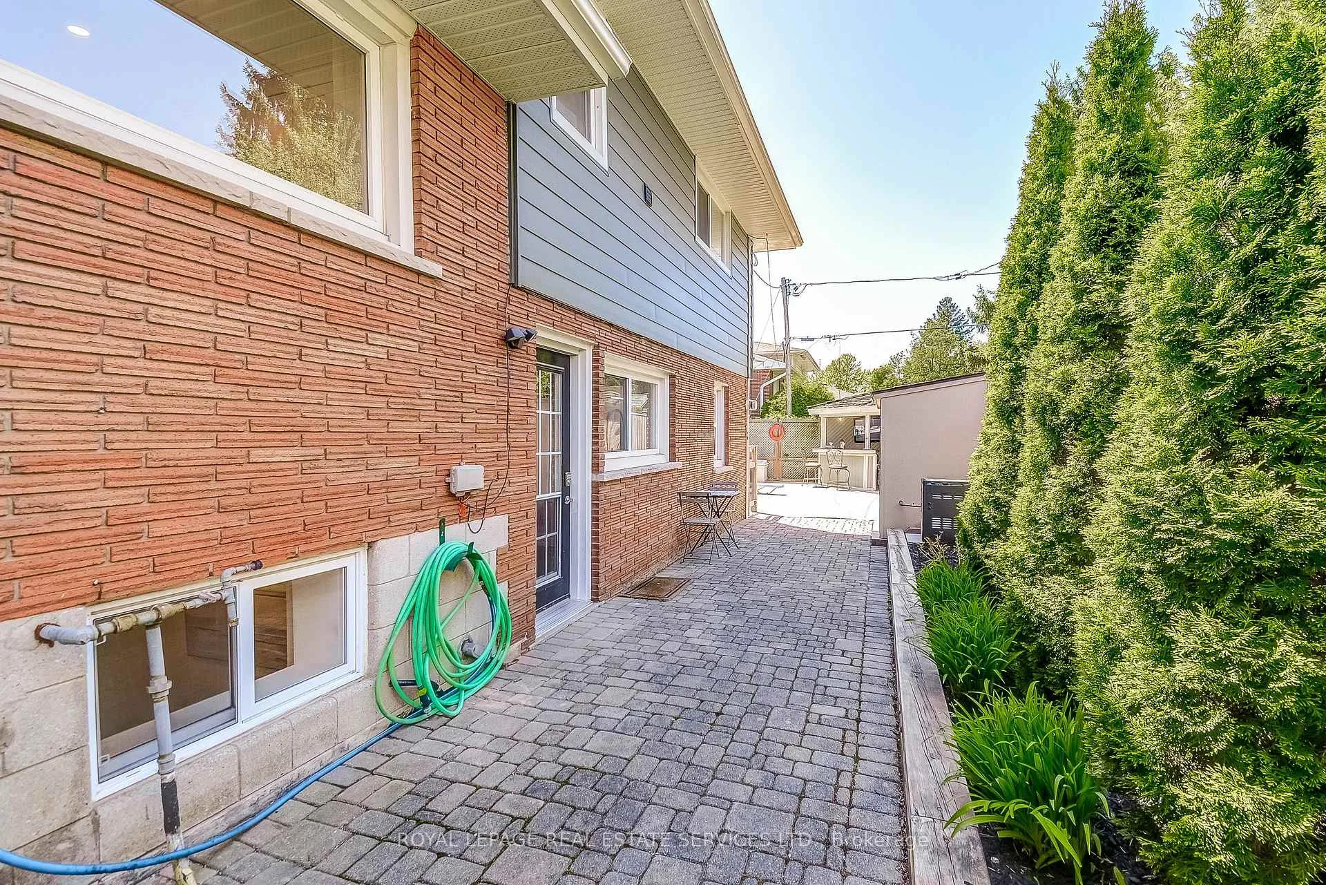 Photo 31 of Unit MAIN, 351 Strathcona Drive, Burlington, Roseland — HOMEH