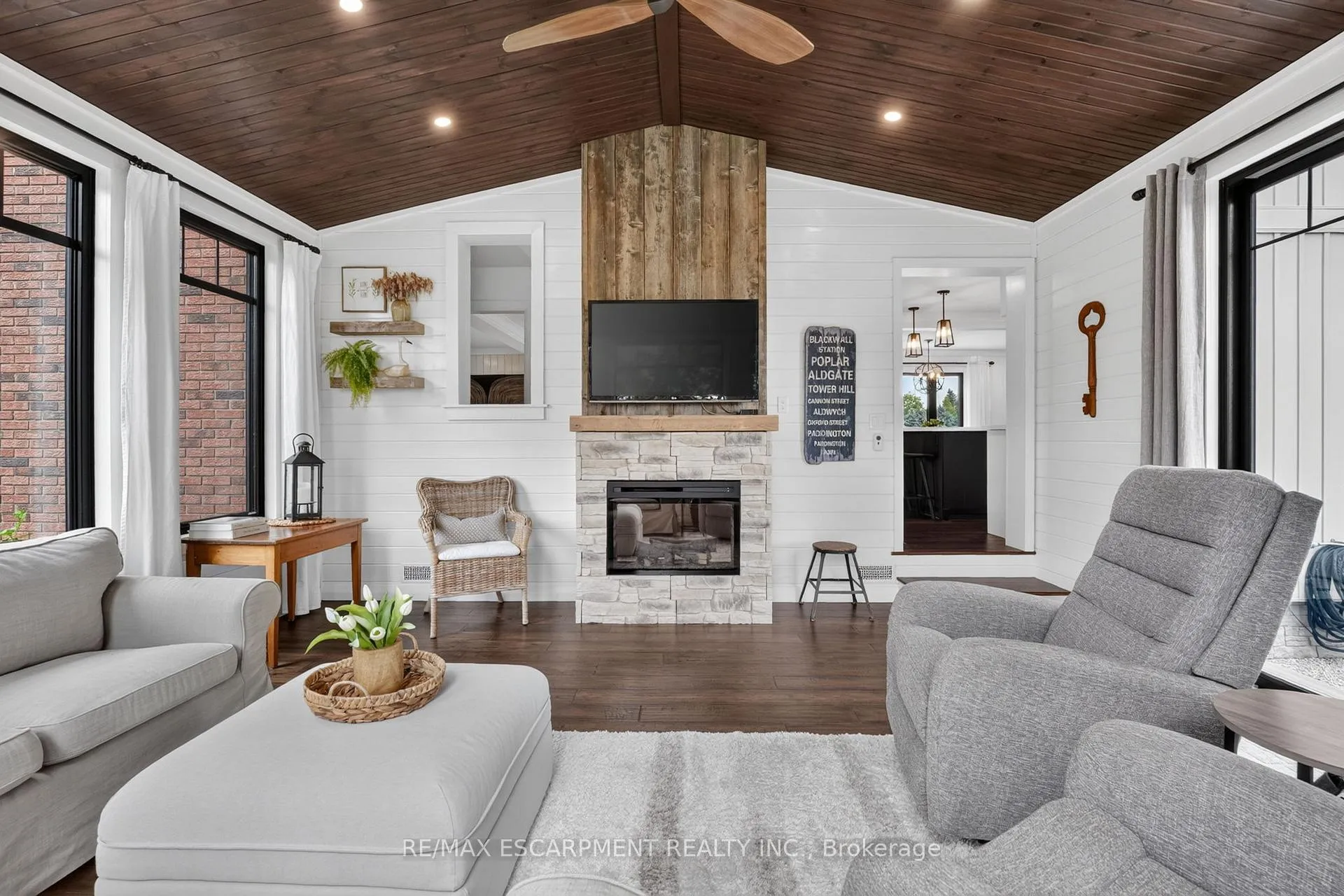 Photo 21 of 3754 Lakeshore Road, Lincoln, Lincoln Lake — HOMEH